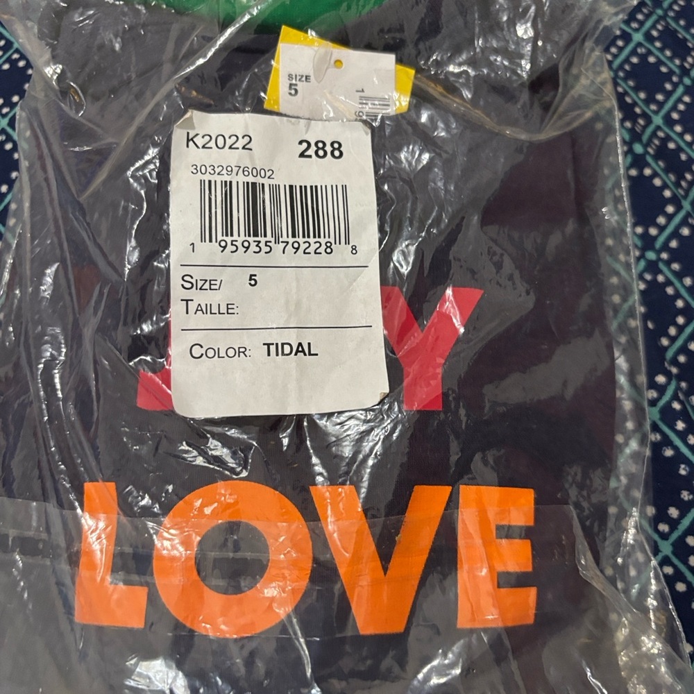 Children’s place size 5 kids pj  tidal color